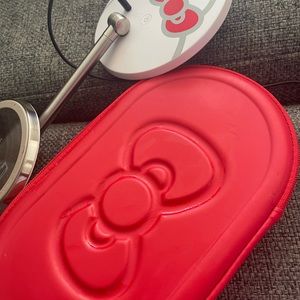 Hello Kitty x Simple Human 10x Magnifying Mirror